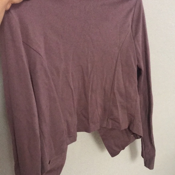 Purple blazer good for businesses casual - Picture 3 of 3